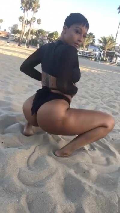Mizz Twerksum Short Thong photoshoot twerk