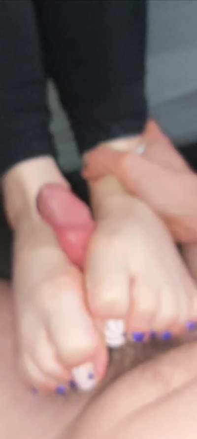 New Milf Shelly Legzz Perfect Pretty Toes Footjob.