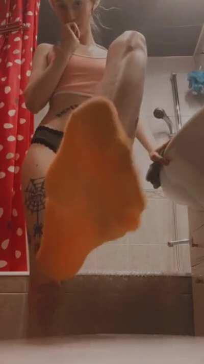 U are so small 😈😈