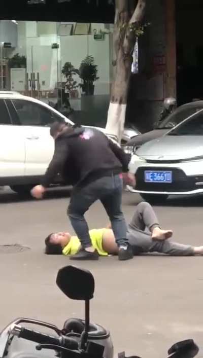 traffic altercation leads to axe tantrum