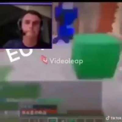 Famoso BolsoCraft e sua rushada magnífica - confira o clip agora.