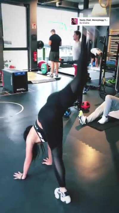 Ivana Santacruz 🔥