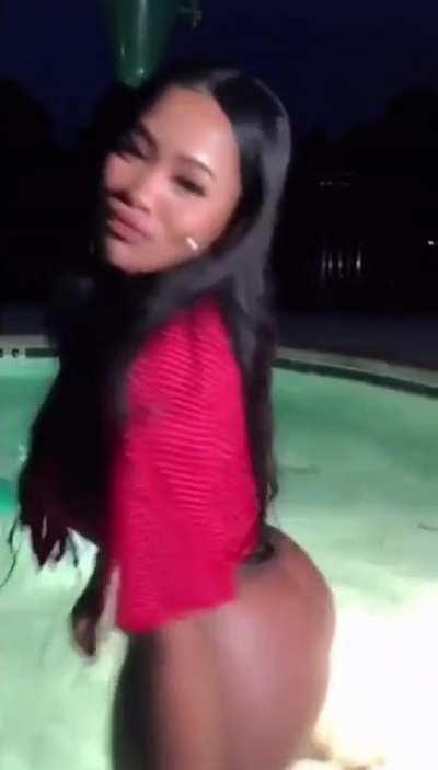 look how fat that mf is 🥴