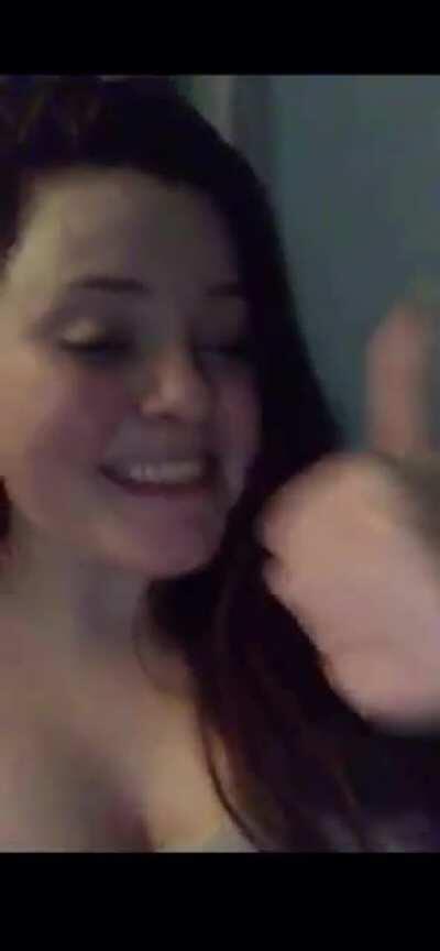 A little treat from Tay on her final live stream (dankspiit)