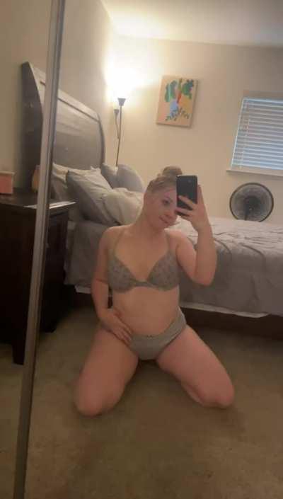 She's going to be the reason why you fail NNN ) 🍑 IG - @prettty_rae