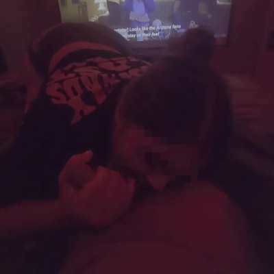 Any ladies want to send some sexy pictures to my husband while I suck him off