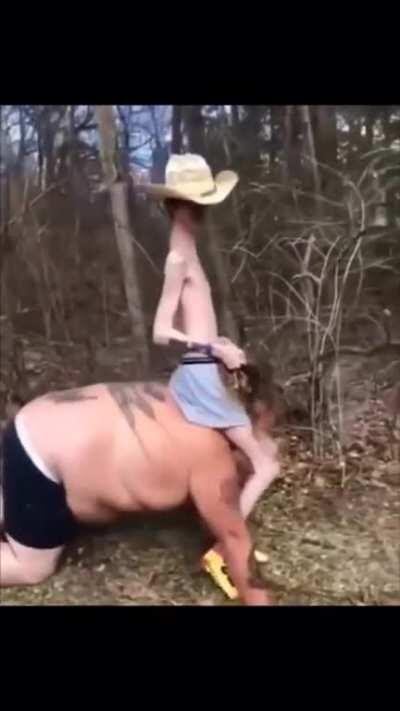 DaddyLongNeck & BigGucciBerry - Old Town Road