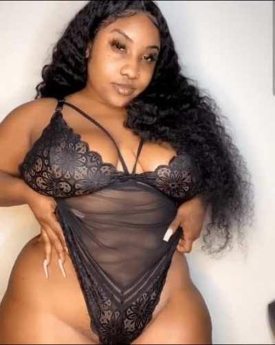 💥🔥🔥💥 wish I could quarantine with her...never coming out⚠️