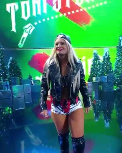 Entrance from WWE Smackdown 12-24-21