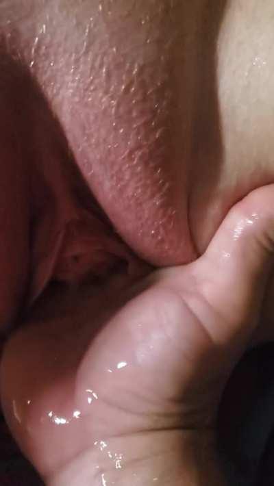 Making the wife squirt