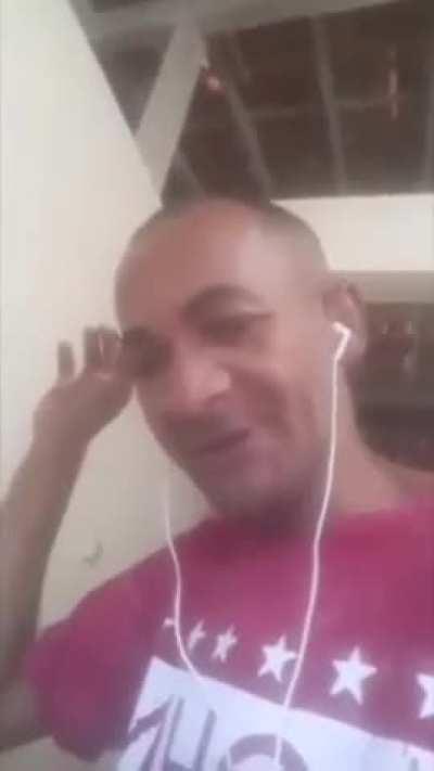 Crie uma legenda pra este vídeo 