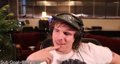 Stream 08/11/23, Idubbbz directly contradicting his current stance on fighting Dad, just 2 years ago he agreed that it would be competitive and fun to have a match with Dad.