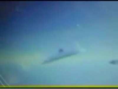 LEAKED UFO VIDEO filmed from cockpit