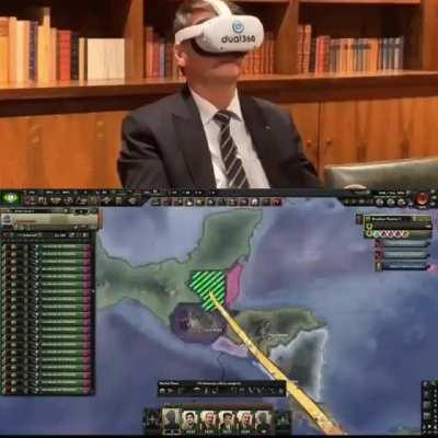 Bolsonaro PLISS DO THAT I BEG 😭😭😭