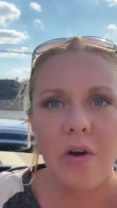 Woman gets caught stealing alcohol with her toddler