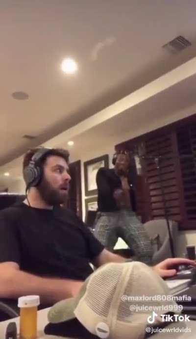 Lil laugh for y’all before the tears come tonight 😢❤️