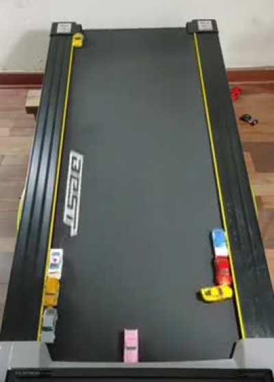 Choose your racer and enjoy! 