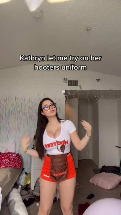 Hooters Tiktok 😵‍💫