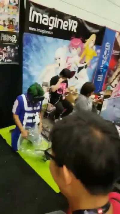 Вот значит для чего знакомый VR на алике купил 🤔