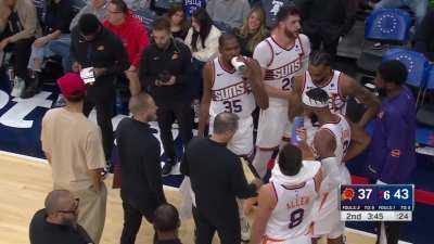 [Highlight] Embiid Elbows Nurkic and receives a flagrant one foul for it