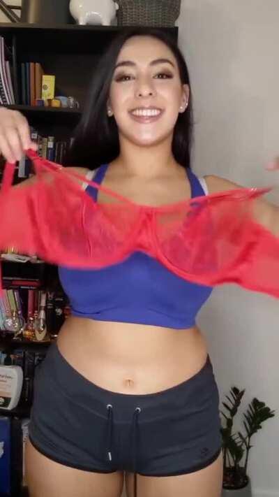 Leah her photos and more videos! Link in Comments