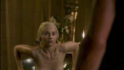 Emilia Clarke Tits and Ass Bathtub Scene in Game of Thrones S03E08