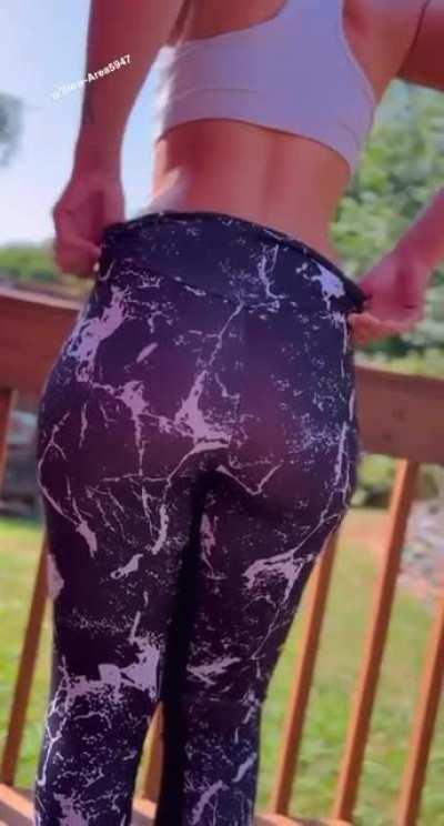 Be honest, would you actually eat and fuck a 19yo college girl like me raw ? 😇😍😈🍑👅💦❤️