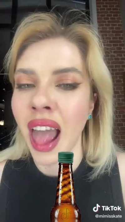 Kate Shumskaya (Tik Tok)