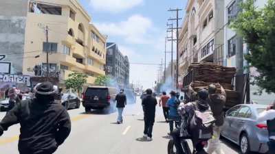 Los Angeles residents chase ICE out of their neighborhood