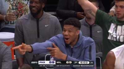 [Highlight] Jrue throws the lob to Grayson Allen in transition