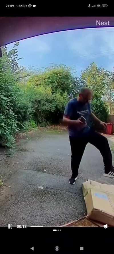 Your parcel has been successfully delivered! 