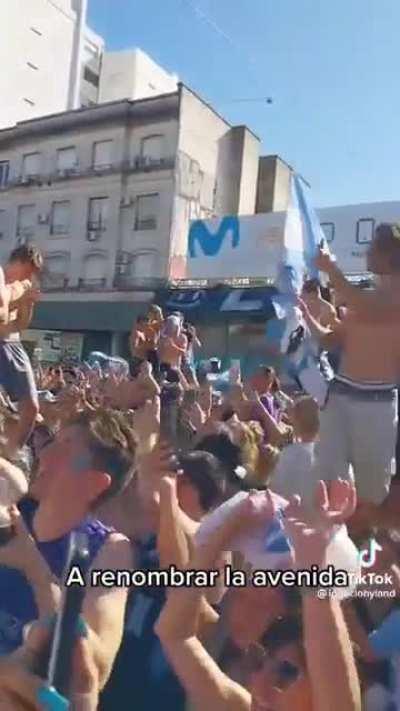 Bautizando la avenidaa 🇦🇷🇦🇷🇦🇷