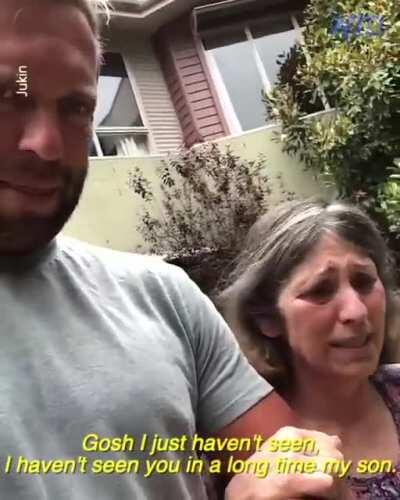 When they start singing and she still doesn’t believe it