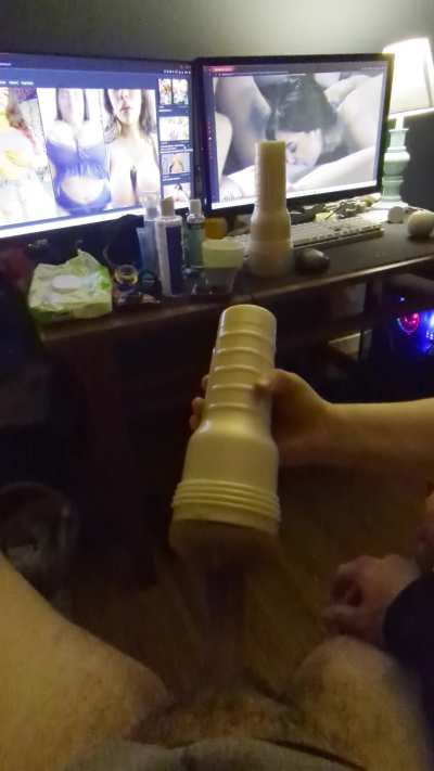 It's always better jerking off with a buddy!