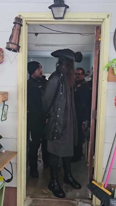 Vermont pirate gets arrested in disheveled shack