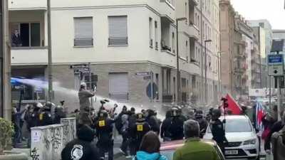 German police use water cannons to disperse antifa - Frankfurt 14th November