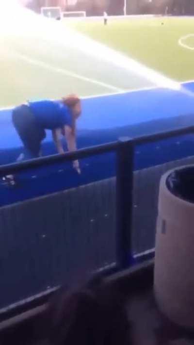 Hmc while I run across the field