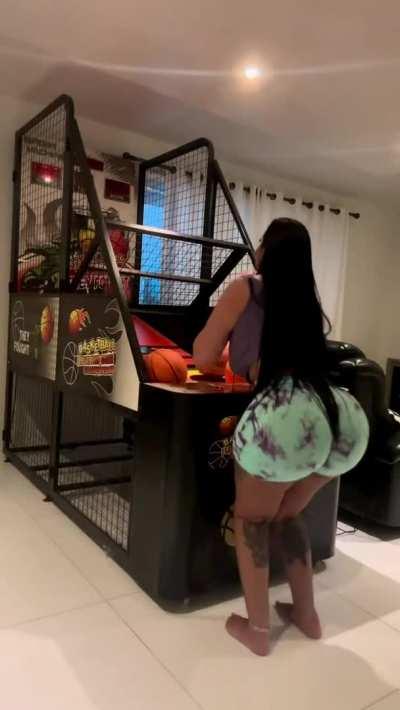 if WNBA girls were built like this the NBA would be going bankrupt