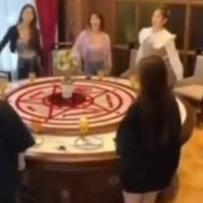 pov: me trying to summon electra