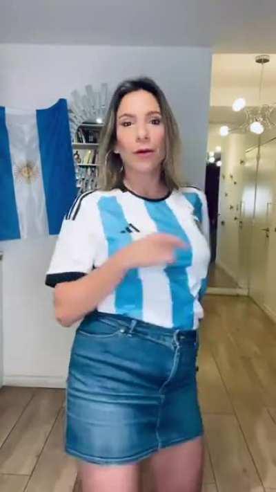 Cuando pegas viaje a mundial pagado con el iva de los fideos de lo nenes pobres del impenetrable chaqueño