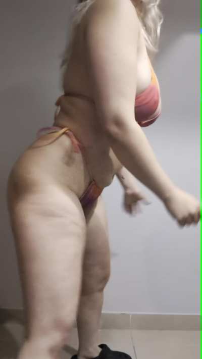 I am doing everything to swear ams let you smell what will you smell first [sg]