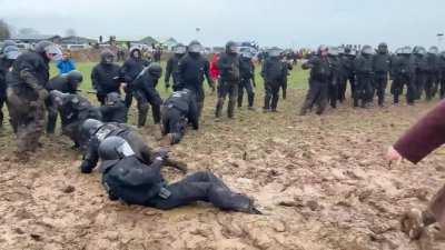 The nature strikes back the 🐷 of the capitalist system!