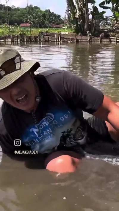 Not the Crocodile Hunter, but he tried