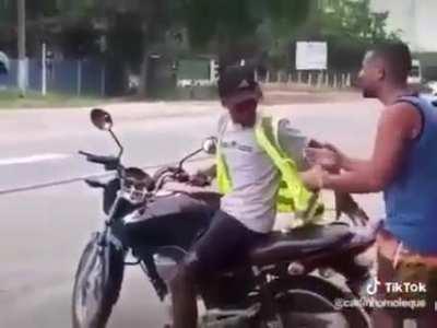 Me leva ali mano 😢