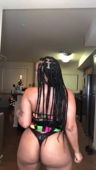 Big ass ebony twerks for you