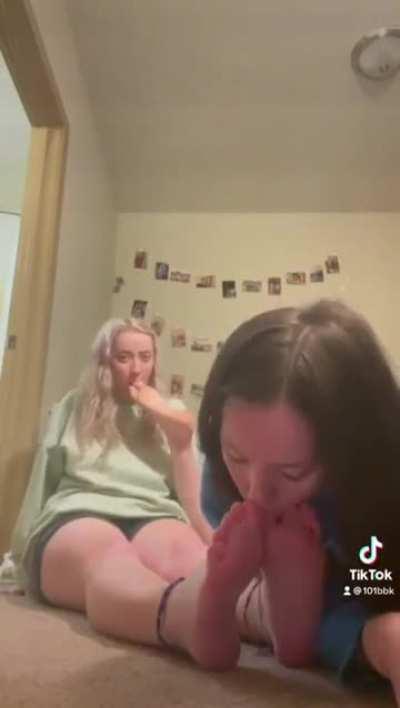 Toe sucking is so freaking hot