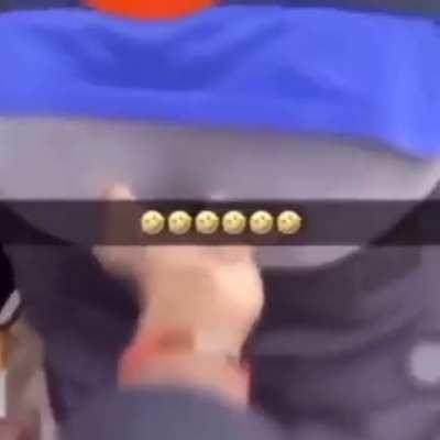 Wow! What a lucky guy!😋