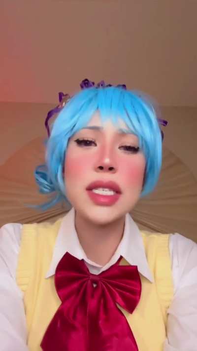 Kurumu reading her DMs like… 😳