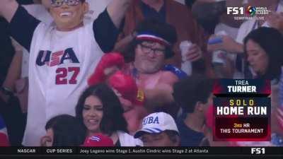 Trea Turner picks up where he left off with another No-Doubter to go up 3-1