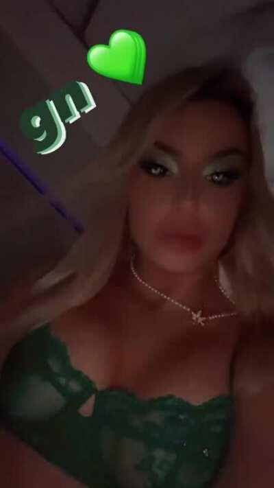 Look ravishing in bed